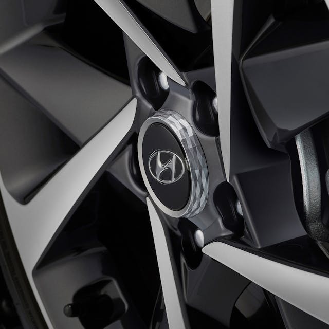 1720577044370540.jpg pexels-hyundaimotorgroup-11284324.jpg
